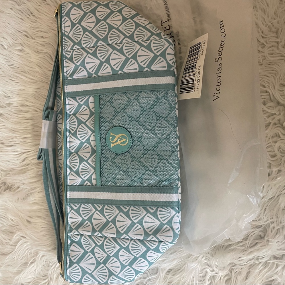 Victoria’s Secret insulated summer tote NWT